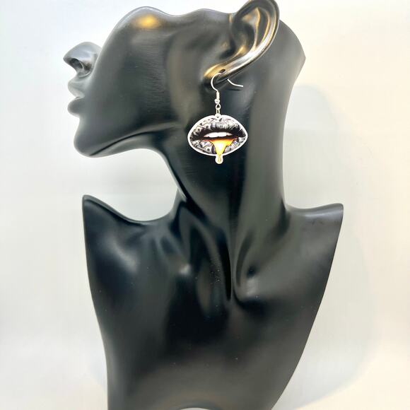 Lip Earrings - Money Earrings - Gold Earrings - Party Earring - Club Accessories - Picture 6 of 8